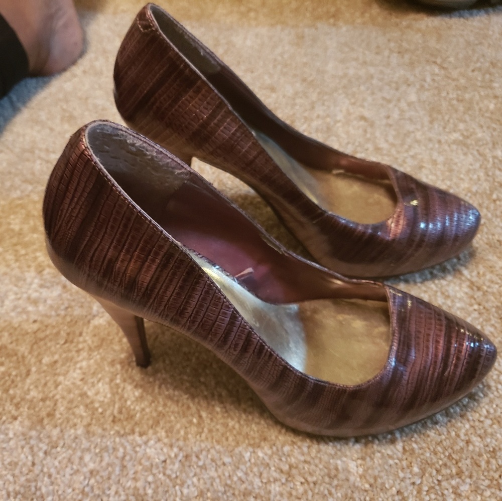 Shoes - Picture 4 of 4